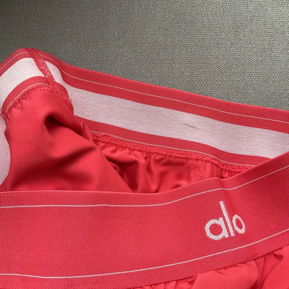 ALO Yoga show signs